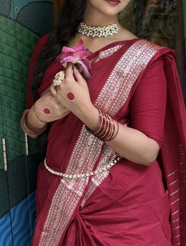 ভালোবাসার ছোঁয়ায় পূর্ণ হোক তোমার সাজ – নকশি পাইর শাড়ি কম্বো প্যাকেজ